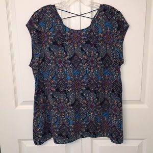 DR2 Blue Printed Blouse, Size Large. Worn once!